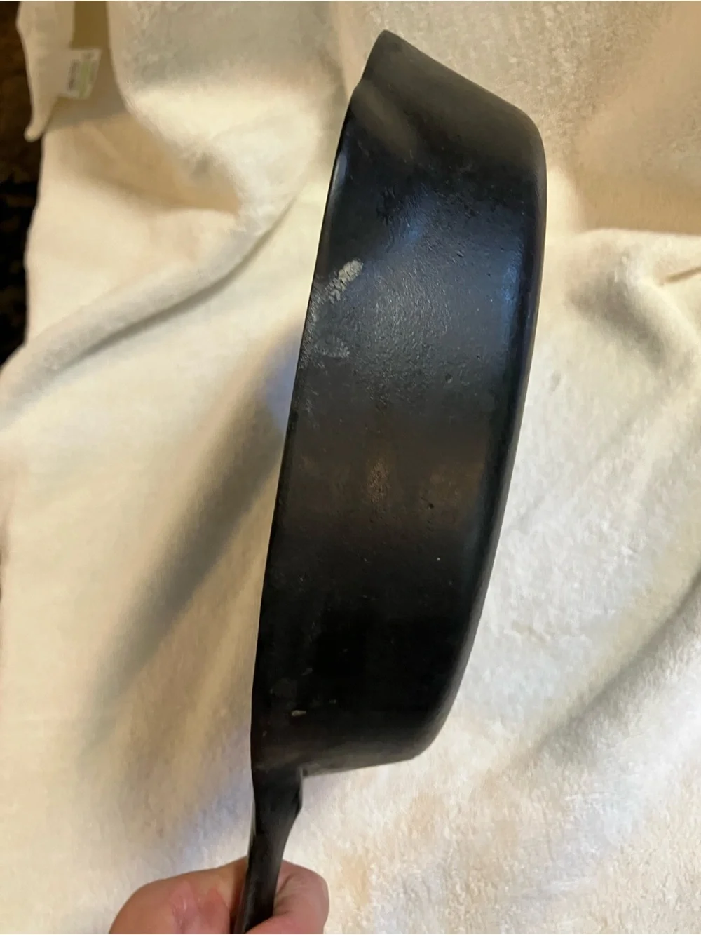 Antique Griswold #7 cast iron skillet frying pan